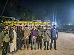 প্রশাসনের অভিযানের তথ্য পৌঁছে দিতেন মাটি ব্যবসায়ীদের, তিনজনকে দণ্ড