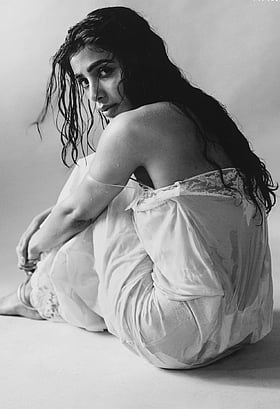 ভোগ ইন্ডিয়ার কভার গার্ল হয়ে আবেদন কাড়লেন সামান্থা