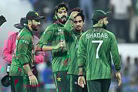 বিশ্বকাপে খারাপ খেলায় পাকিস্তানের খেলোয়াড়দের জরিমানা