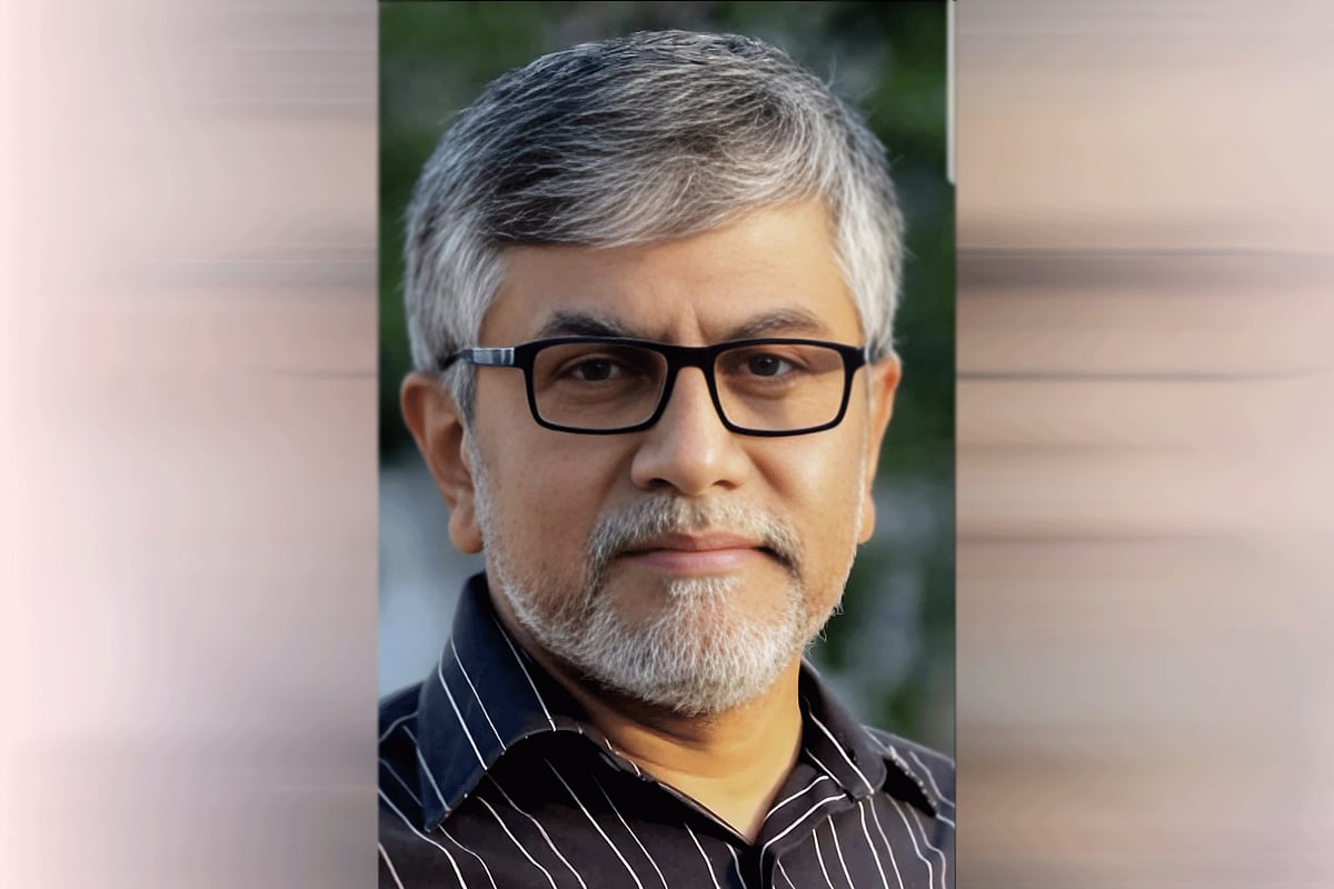 ঢাকা বিশ্ববিদ্যালয়ের আন্তর্জাতিক সম্পর্ক বিভাগের সহযোগী অধ্যাপক মো. ওবায়দুল হক