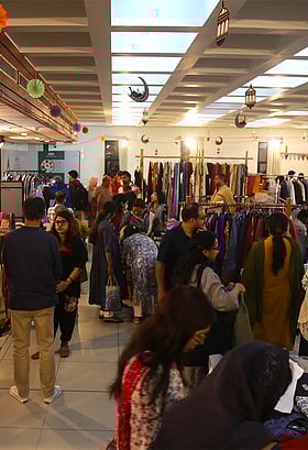 ৫৮ উদ্যোক্তার ঈদ কালেকশন নিয়ে চলছে 'হাল ফ্যাশন ঈদ ফিয়েস্তা …