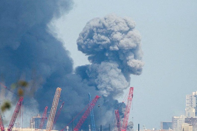 গত শনিবার বাহরাইনের মানামায় বিস্ফোরণের পর ধোঁয়া উড়তে দেখা যায়। ২৮ ফেব্রুয়ারি, ২০২৬ 