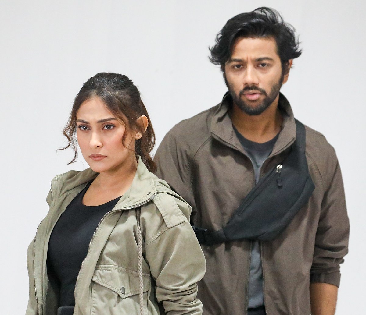 থ্রিলার ও অ্যাকশনের মিশেলে তৈরি সিরিজটির প্রধান দুটি চরিত্রে প্রীতম হাসান এবং মেহজাবীন চৌধুরী