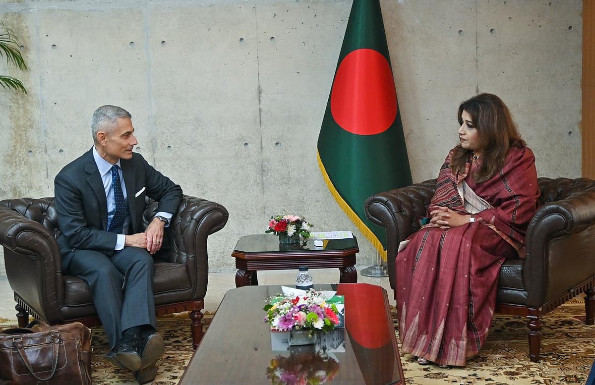 পররাষ্ট্র প্রতিমন্ত্রী শামা ওবায়েদ ইসলামের সঙ্গে বৈঠকে পল কাপুর