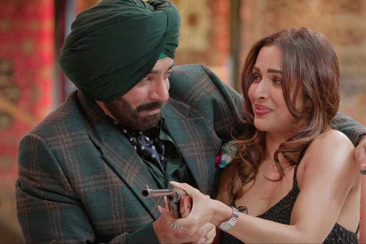 কপিল শর্মার অনুষ্ঠানে সিধু ও মালাইকা। ভিডিও থেকে