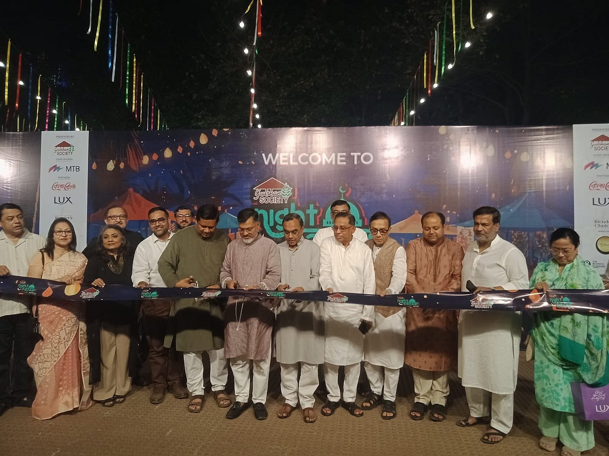 গুলশানের শহীদ ডা. ফজলে রাব্বি পার্কে বৃহস্পতিবার রাত ১১টার দিকে অতিথিরা ‘নাইট বাজারের’ উদ্বোধন করেন