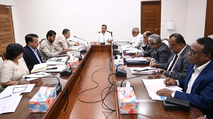 বৃহস্পতিবার সচিবালয়ে বৈদেশিক কর্মসংস্থান বৃদ্ধি ও প্রবাসী কল্যাণে গঠিত কমিটির বৈঠকে প্রধানমন্ত্রী