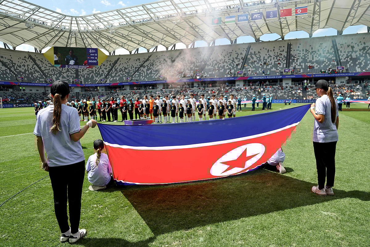 ছবিটি ৬ মার্চ সিডনিতে এশিয়ান কাপে বাংলাদেশ–উত্তর কোরিয়া ম্যাচ শুরুর আগে তোলা