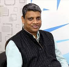 আমরা একে অপরের পাশে দাঁড়াই, মানসিক স্বাস্থ্যের যত্ন নিই