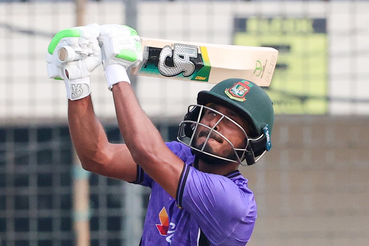 সেঞ্চুরি পেয়েছেন জাতীয় দলের ওপেনার তানজিদ হাসান