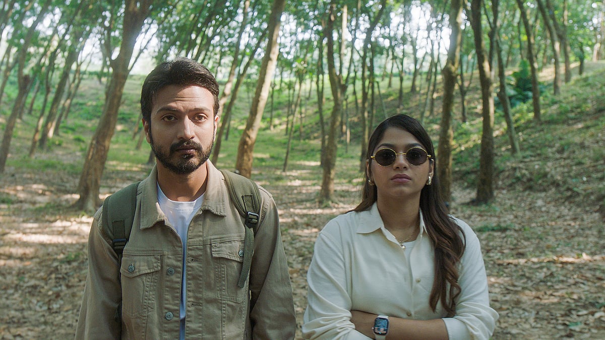 ওয়েব ফিল্ম ‘একসাথে আলাদা’–এর দৃশ্যে  ইয়াশ রোহান ও পারসা ইভানা