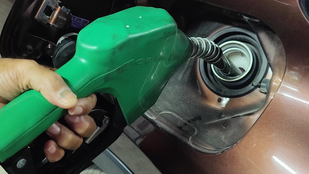 সিলেটে ফিলিং স্টেশনগুলোয় সোমবার রাত থেকে আজ মঙ্গলবার বেলা ২টা পর্যন্ত ধর্মঘট চলবে