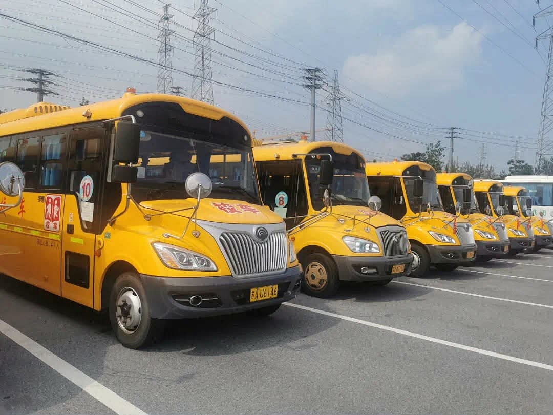 স্কুল শিক্ষার্থীদের জন্য আলাদা বাস সার্ভিস