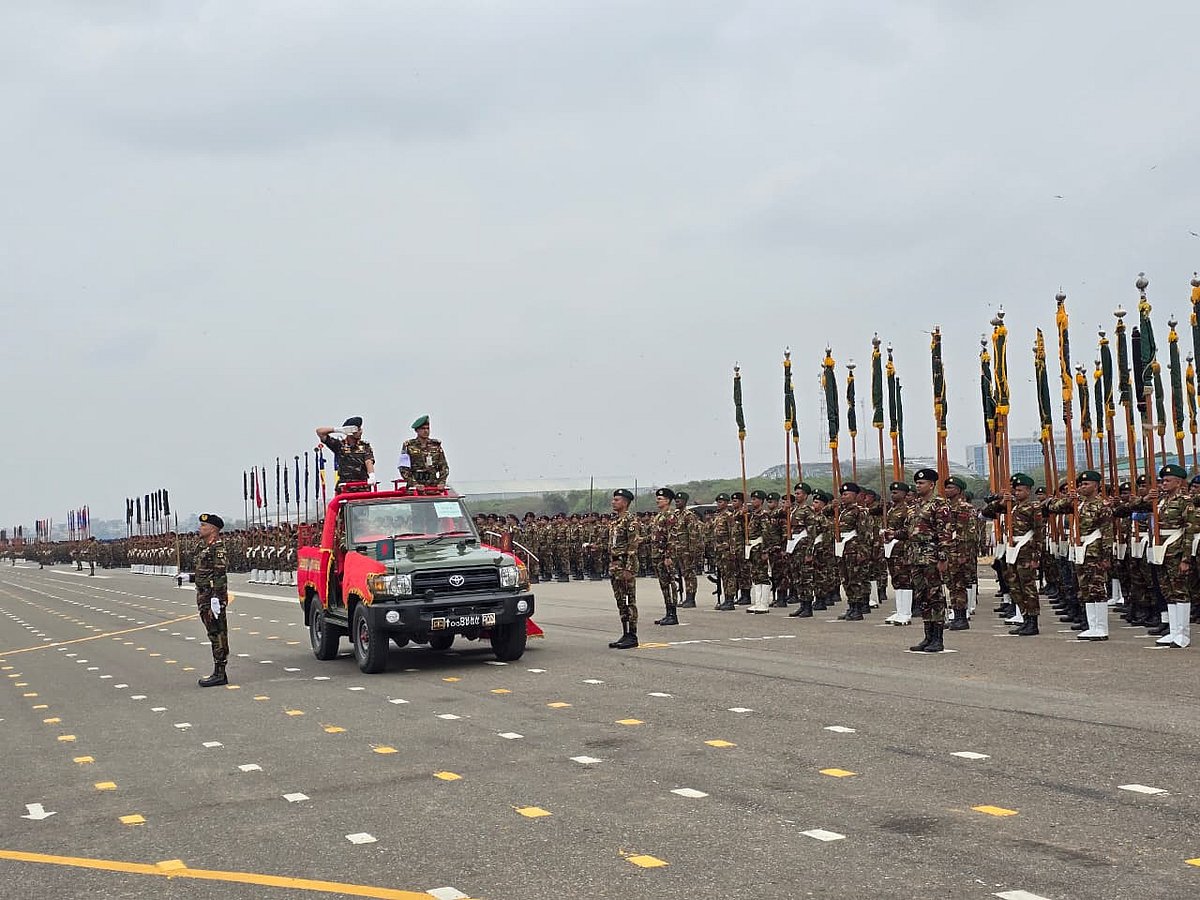 মহান স্বাধীনতা দিবস উপলক্ষে জাতীয় প্যারেড স্কয়ার গ্রাউন্ডে কুচকাওয়াজের জন্য প্রস্তুতি চলছে। ঢাকা, ১৪ মার্চ