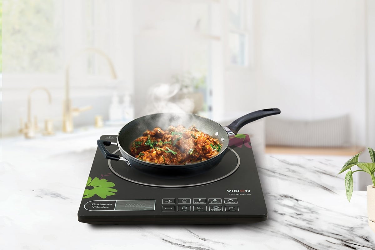 ইন্ডাকশন কুকারে সরাসরি আগুনের ব্যবহার নেই বলে এটি তুলনামূলক অনেক বেশি নিরাপদ