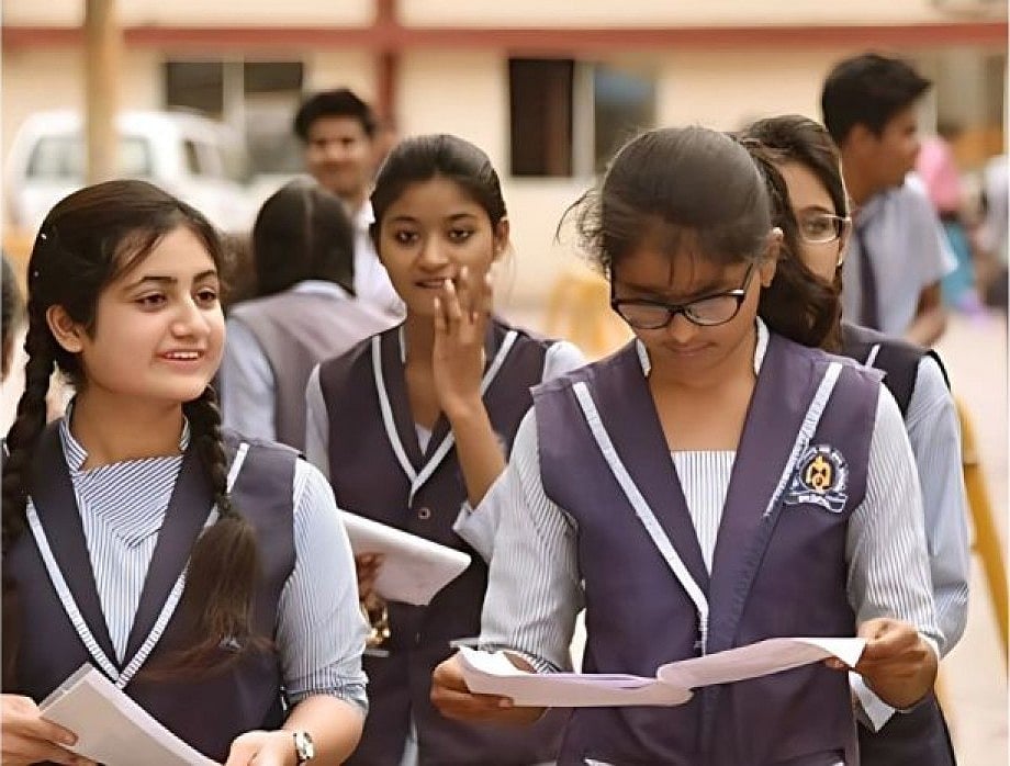 এসএসসি–এইচএসসি পরীক্ষা এক প্রশ্নে:  অভিন্ন প্রশ্নপত্রের তাৎপর্য কী