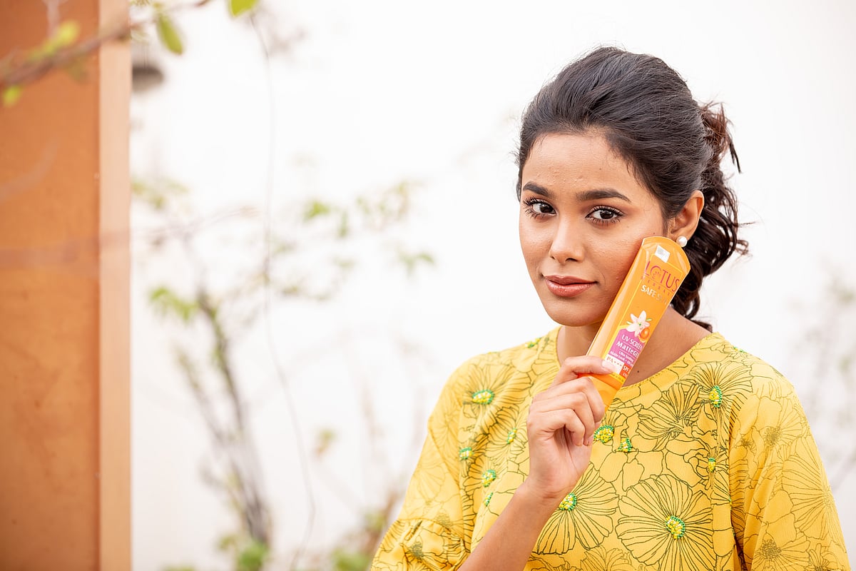 অতি বেগুনি রশ্মি হতে ত্বকের সুরক্ষায় যেসব সামগ্রী ব্যবহার করা হয়, তা সানস্ক্রিন