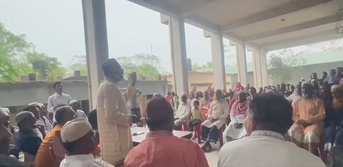 পটুয়াখালীর দশমিনায় বিএনপির কর্মিসভায় বক্তব্য দেন উপজেলা বিএনপির সদস্যসচিব শাহ আলম