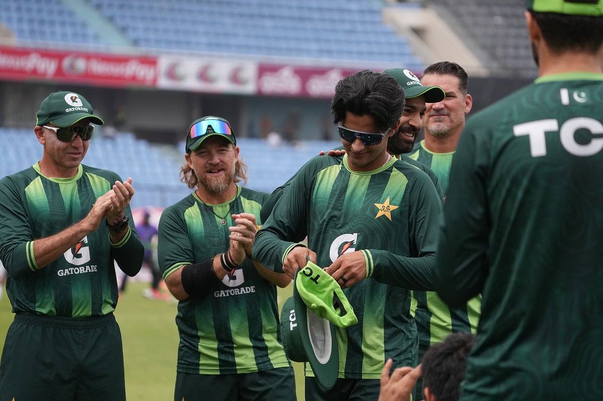 খেলোয়াড় নির্বাচন নিয়ে প্রশ্ন তুলেছেন শহীদ আফ্রিদি