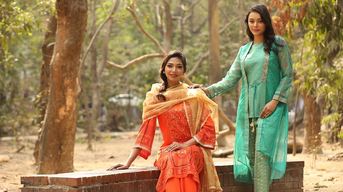 তরুণীরা কামিজ, কুর্তা বা কাফতান যেটাই পরুক, তাতে দেখা যাচ্ছে একাধিক দৈর্ঘ্য আর কাটের বৈচিত্র্য