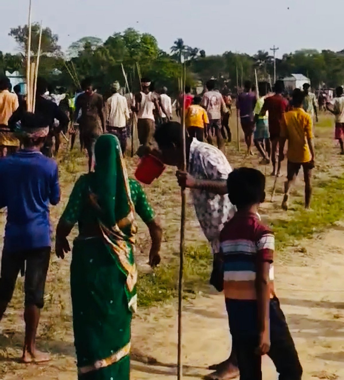 ব্রাহ্মণবাড়িয়ার নাসিরনগরে সংসদ নির্বাচনে জাল ভোট ও কারাদণ্ডের জের ধরে বিএনপির দুই পক্ষের মধ্যে সংঘর্ষ হয়েছে। আজ মঙ্গলবার দুপুরে উপজেলার গোয়ালনগর ইউনিয়নে