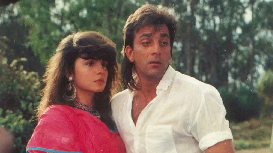 ‘সড়ক’ ছবিতে পূজা ও সঞ্জয়। আইএমডিবি