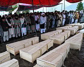 ঈদ উপলক্ষে আফগানিস্তানের ওপর হামলা স্থগিতের ঘোষণা পাকিস্তানের