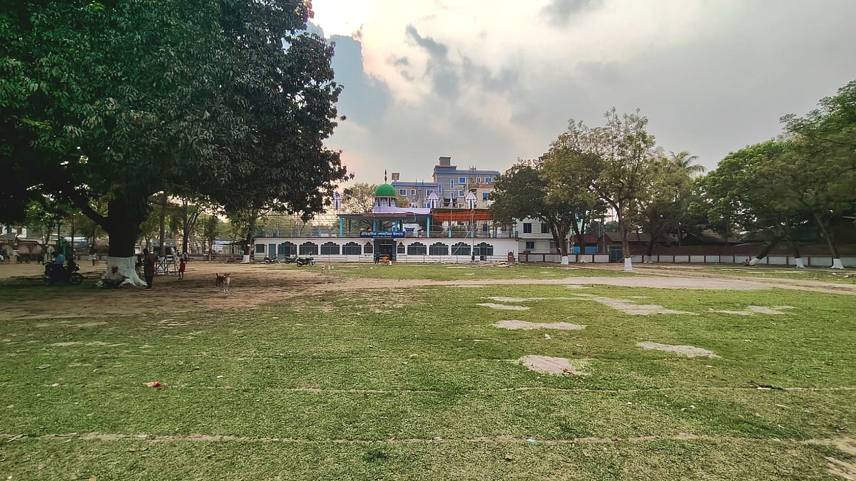 ১৯৯তম ঈদুল ফিতরের জামায়াতের জন্য প্রস্তুত কিশোরগঞ্জের ঐতিহাসিক শোলাকিয়া ঈদগাহ