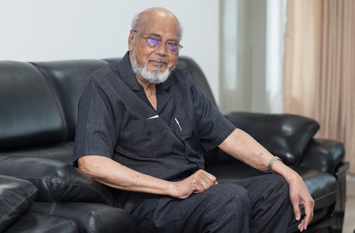 একাত্তরে ঢাকা মেডিকেলের আবাসিক সার্জন ডা. শামসুদ্দিন আহমেদ বর্তমানে গ্রিন লাইফ মেডিকেল কলেজ হাসপাতালের চেয়ারম্যান