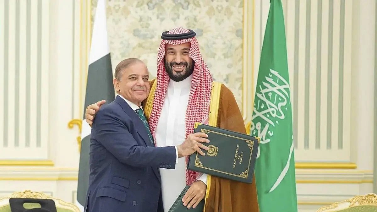 সম্প্রতি পাকিস্তান–সৌদি আরব সামরিক চুক্তি করেছে