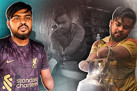 দুই হাত হারিয়েও থামেননি মেহেরাব—কনুই দিয়ে চালান চায়ের দোকান