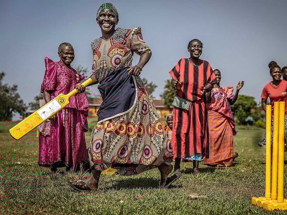 রানের জন্য দৌড়াচ্ছেন এক দাদী