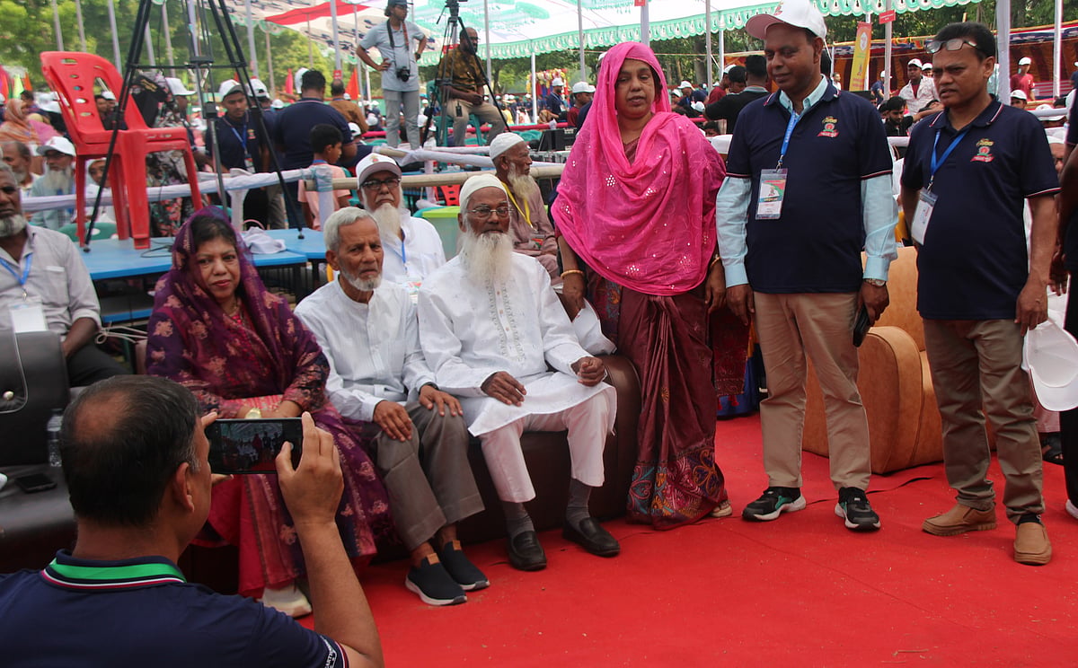 কলাবাড়ী-রামনগর মাধ্যমিক বিদ্যালয়ের শতবর্ষ উদযাপনে সাবেক শিক্ষার্থীদের মিলনমেলা