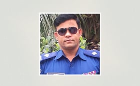 ‘মাদকসেবীকে’ ধরে রেখেছিলেন, হঠাৎ ঢলে পড়ে এএসআইয়ের মৃত্যু  