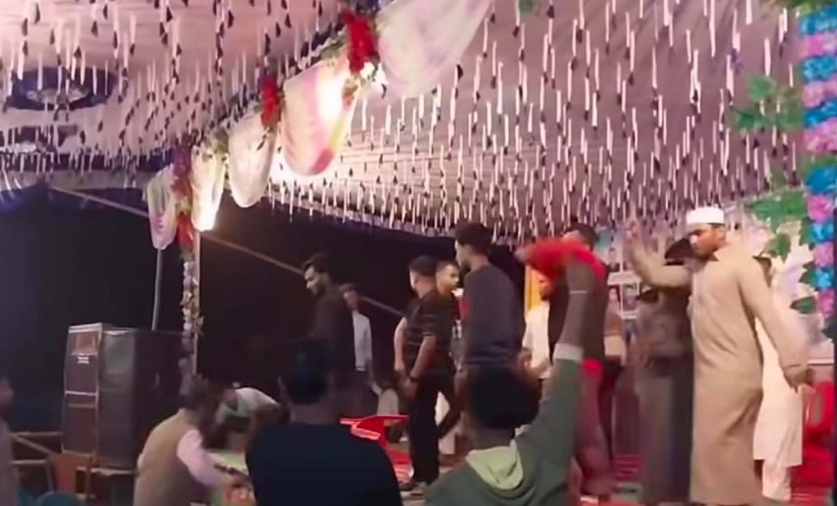 সিলেটের বিশ্বনাথ উপজেলার শ্রীপুর গ্রামে গত রোববার বাউলগানের আসরে হামলা চালিয়ে পণ্ড করে দিয়েছে একদল ব্যক্তি