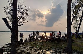 রুহিতা সৈকতে অপরূপ গোধূলি, চোখে যতটা ধরা দেয় তার চেয়ে ছুঁয়ে যায় মন