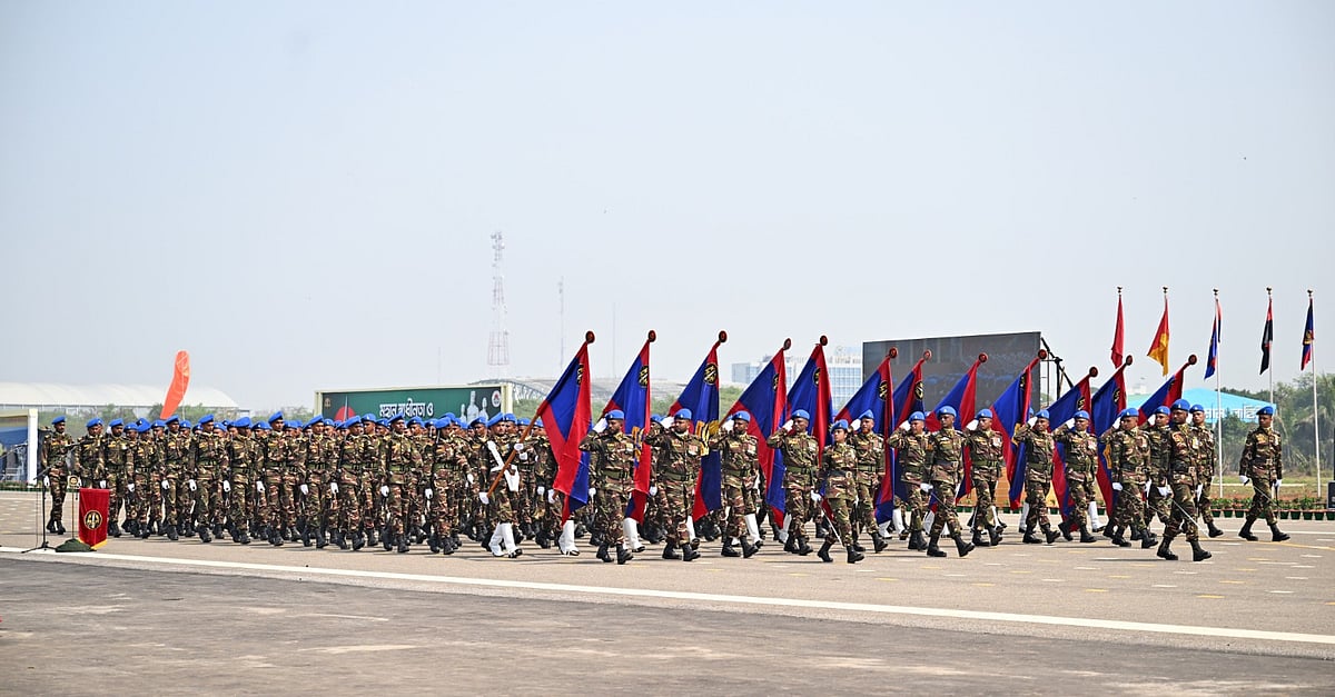 জাতীয় প্যারেড স্কয়ারে কুচকাওয়াজ