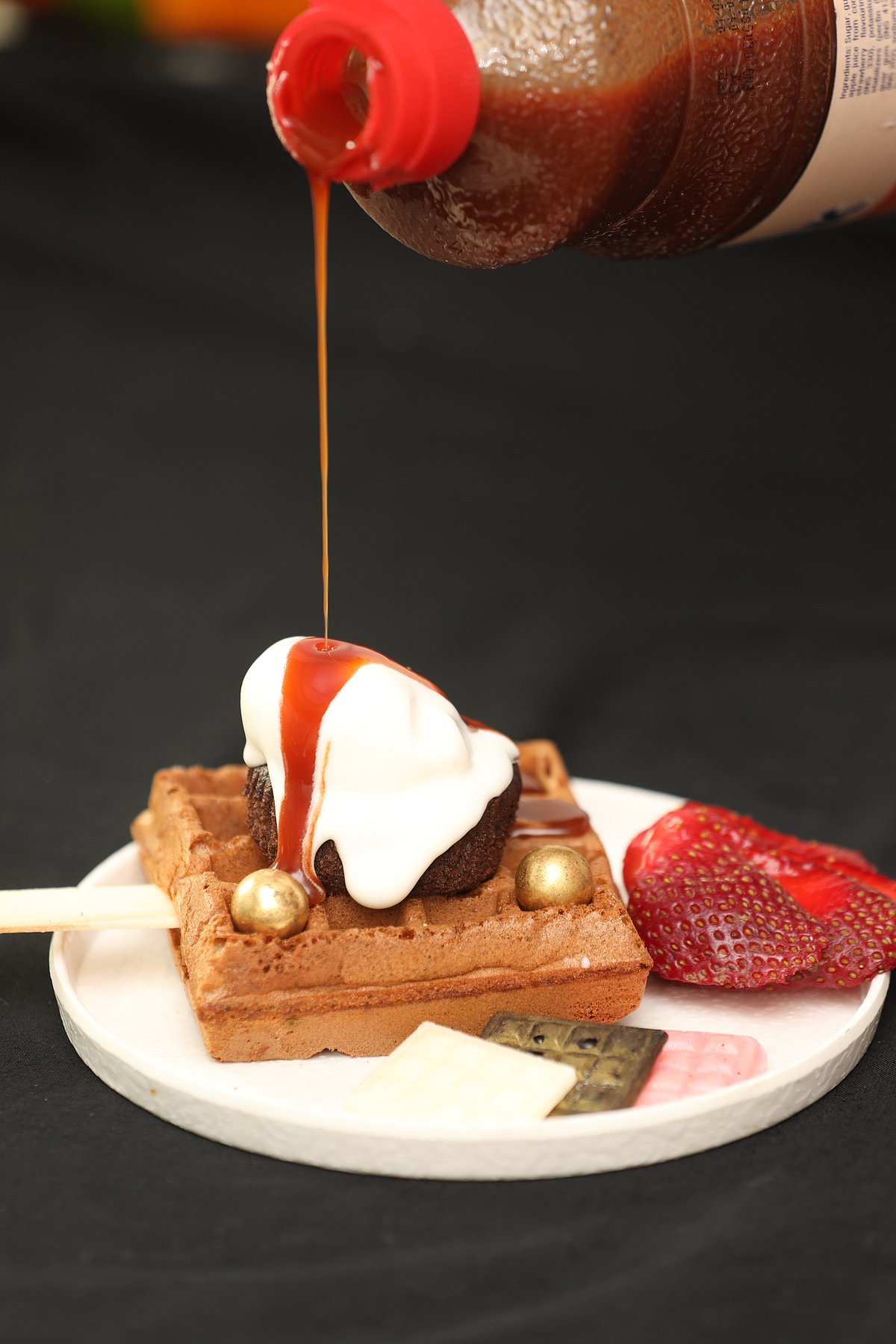 স্ট্রবেরি চিজকেক ওয়াফল 