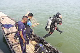 পদ্মায় বাসডুবি: ২৪টি মরদেহ উদ্ধার, তদন্ত কমিটি গঠন