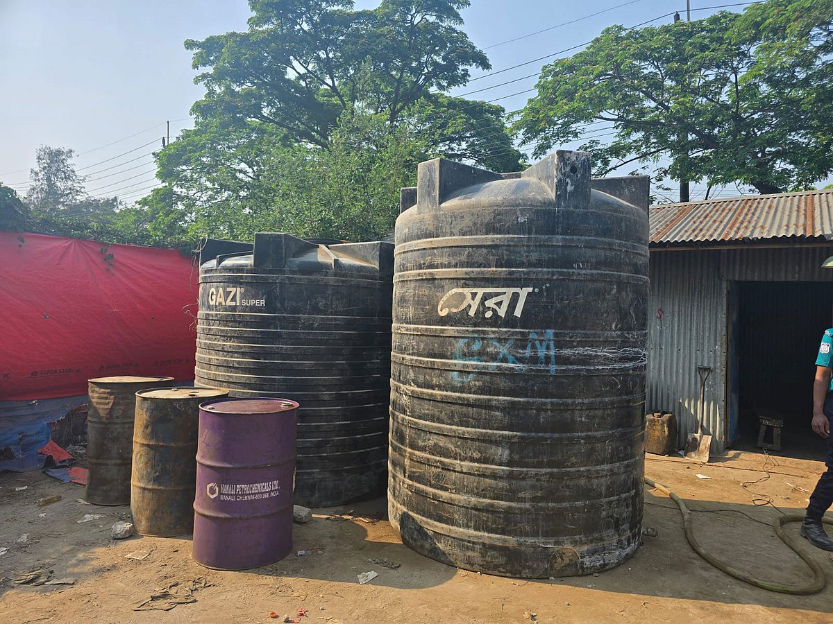 পানির ট্যাংকে মজুত করা ডিজেল জব্দ করে জেলা প্রশাসন