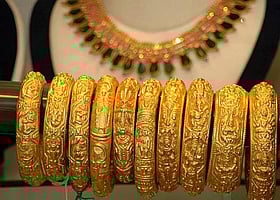 দেশে সোনার দাম ভরিতে কমল ৬৫৯০ টাকা