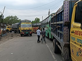 ঝোড়ো বাতাসে দৌলতদিয়া-পাটুরিয়ায় প্রায় ৪ ঘণ্টা ফেরি চলাচল বন্ধ ছিল