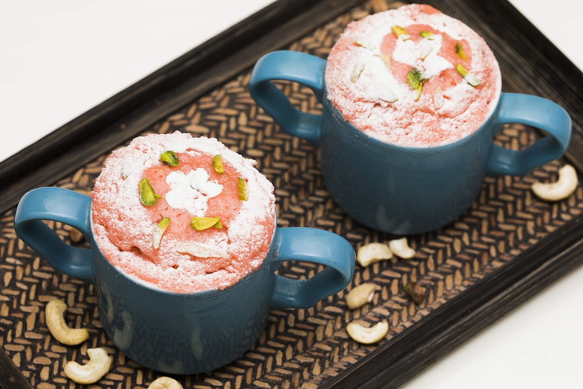 ফ্রুটস মগ কেক