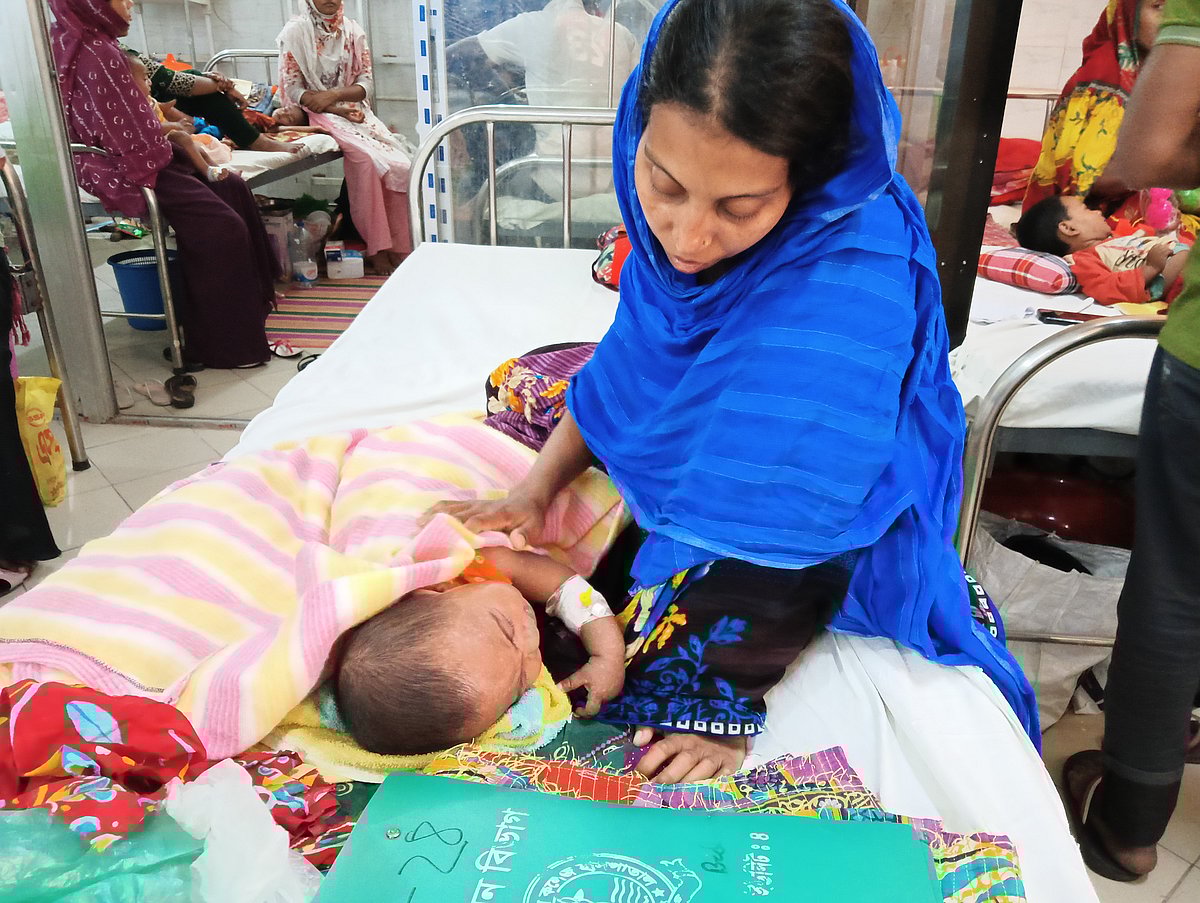 হাম আক্রান্ত শিশুর সংখ্যা ক্রমেই বাড়ছে রাজশাহী মেডিকেল কলেজ হাসপাতালে