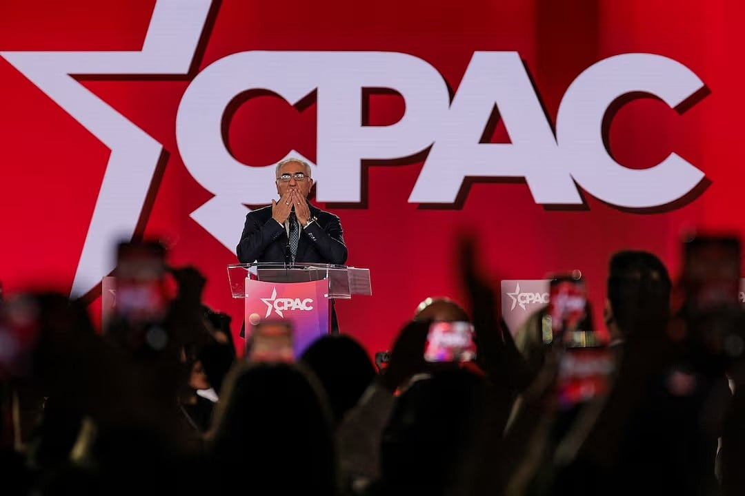 টেক্সাসে রিপাবলিকান নেতা–কর্মী ও আইনপ্রণেতাদের বার্ষিক সম্মেলনে বক্তব্য দিচ্ছেন ইরানের নির্বাসিত নেতা রেজা পাহলভি