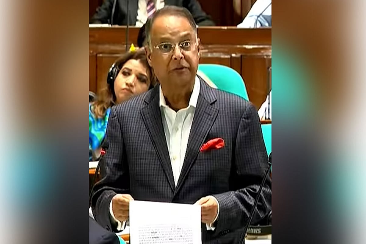 সংসদে বিদ্যুৎ ও জ্বালানিমন্ত্রী ইকবাল হাসান মাহমুদ। ৩০ মার্চ