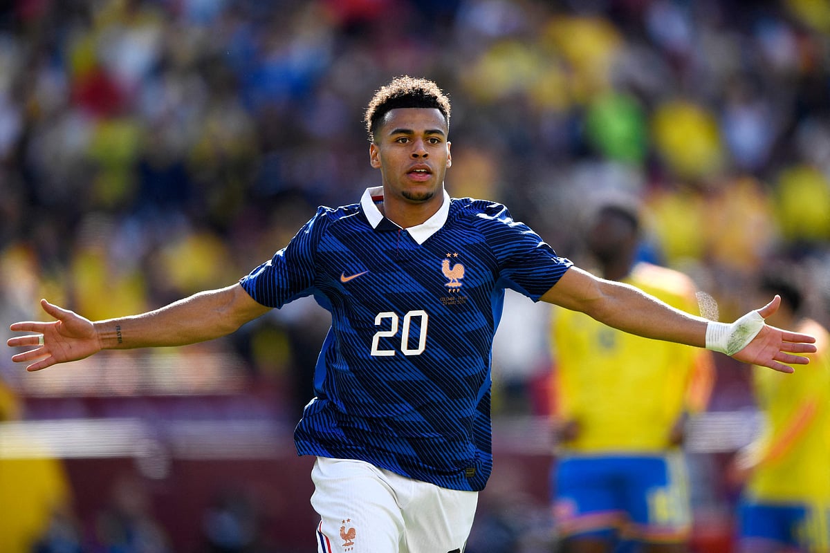 জোড়া গোল করেছেন দেজিরে দুয়ে