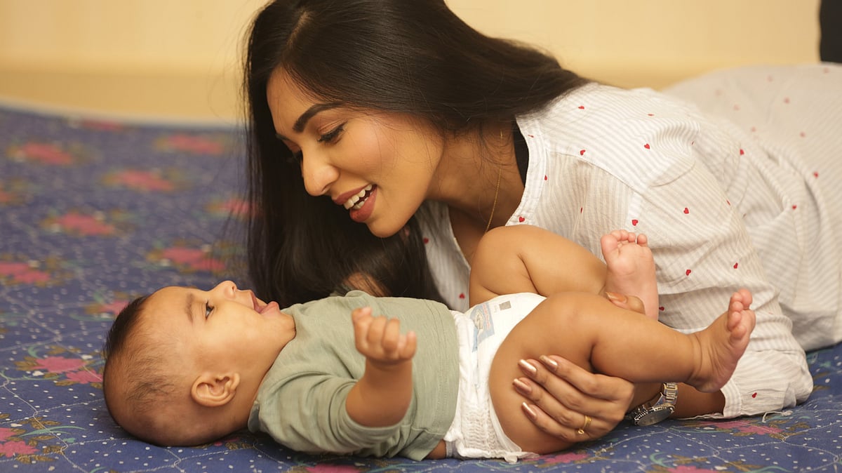 জন্মের পর থেকে ১৫ মাস বয়সের মধ্যে শিশুকে ১০টি রোগের বিরুদ্ধে টিকা দিতে হবে