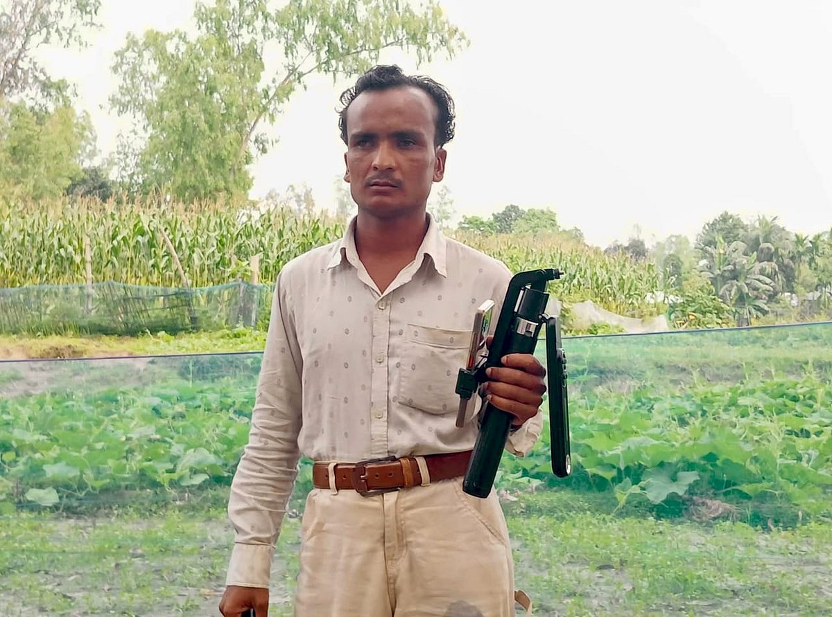 ব্যতিক্রমী ও সরল উপস্থাপনার ভিডিওর মাধ্যমে আলোচনায় আসেন যুবক তাইজুল ইসলাম। গতকাল সোমবার বিকেলে কুড়িগ্রামের নাগেশ্বরী উপজেলার নারায়ণপুর ইউনিয়নে