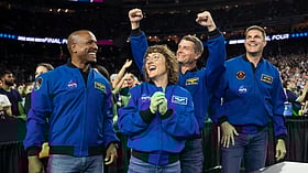 আর্টেমিস ২ মিশনে মহাকাশে কে কে যাচ্ছেন, সঙ্গে কী কী নিচ্ছেন